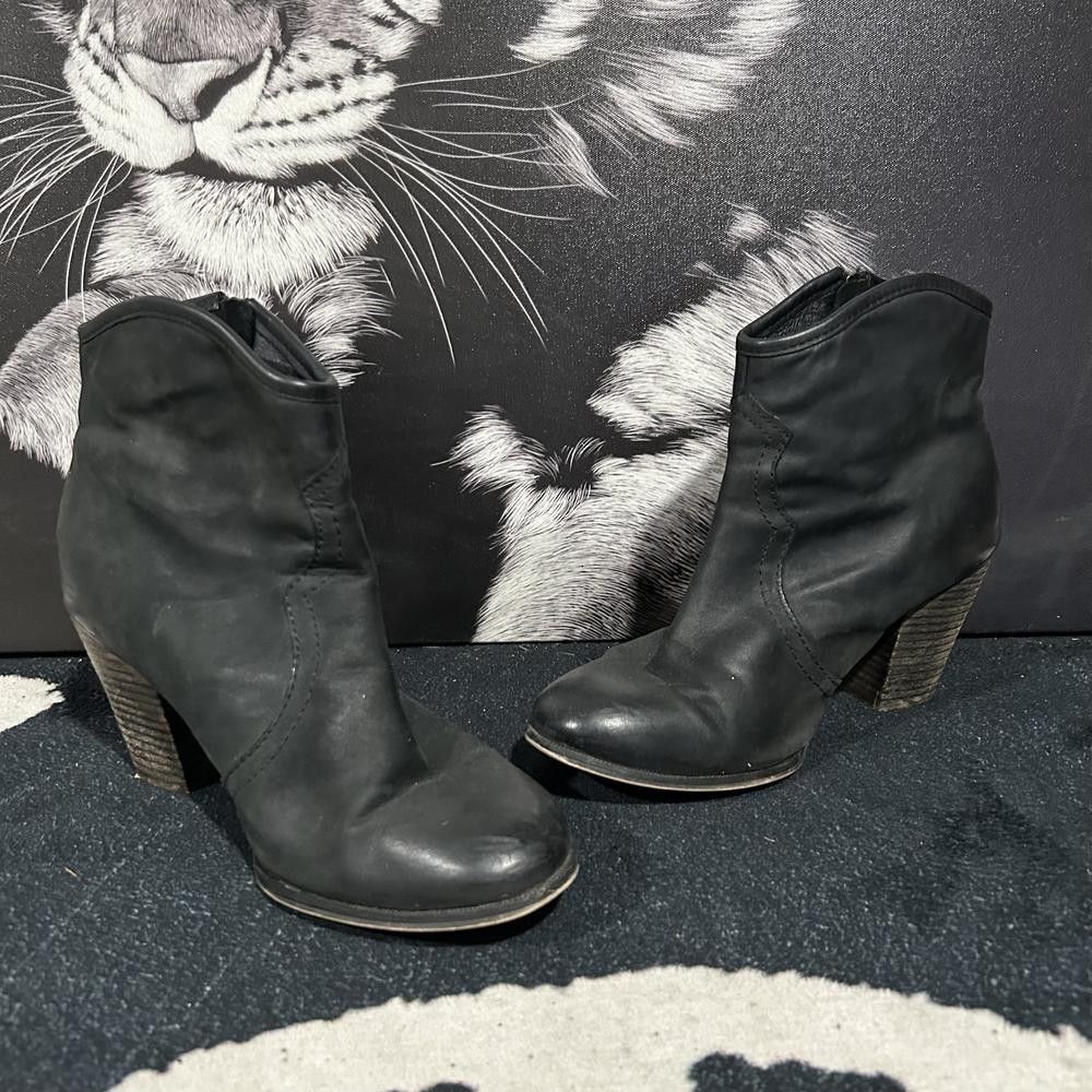 Aldo Bootie Boot Women's 9 Black Leather Ankle Western Ranch Cowgirl Block Heel